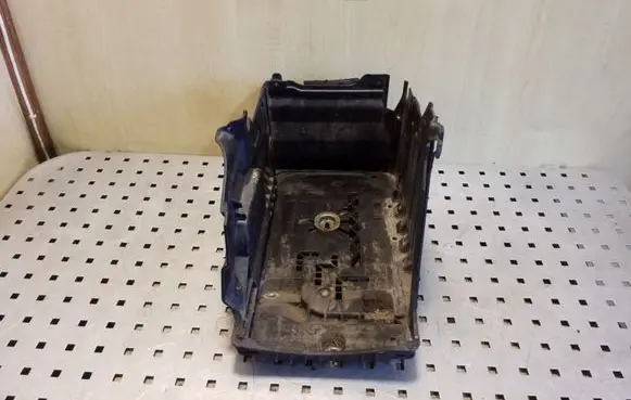 Volvo XC70 Battery box tray 31265858