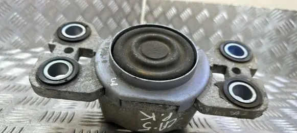 Land Rover Evoque I Engine mount bracket