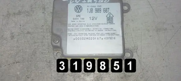 Volkswagen PASSAT B5 Engine control unit/module 1J0909607