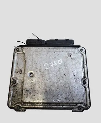 Toyota Auris 150 Engine control unit/module 8966102E10 0281013413