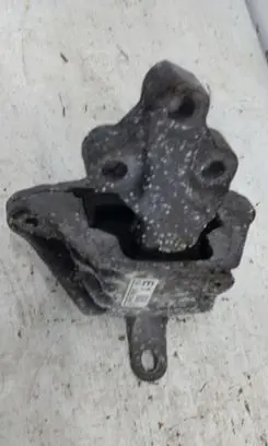 Opel Astra J Engine mounting bracket 13248549