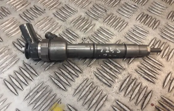 Mercedes-Benz B W245 Fuel injector 6400700787