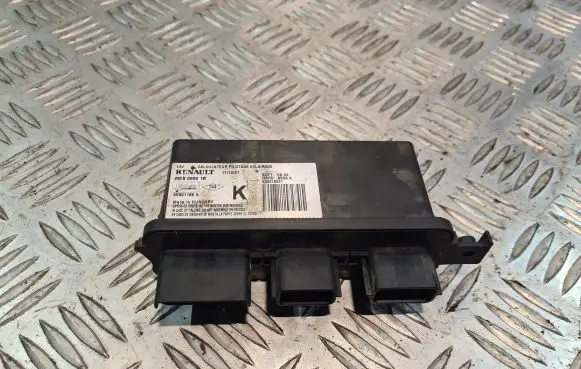Renault Laguna III Light module LCM 285800001R 89901165A