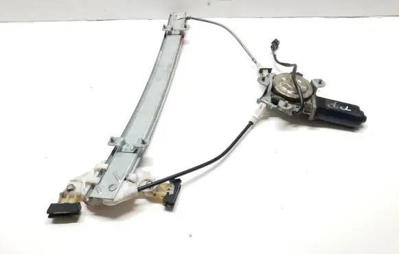 Hyundai Accent Front door window regulator with motor