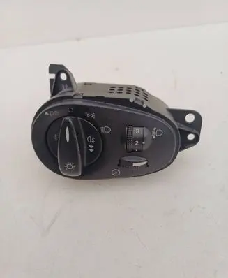 Ford Focus Light switch 04052504