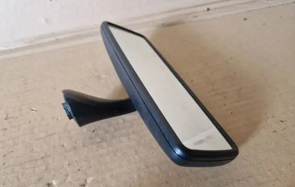 Volkswagen Golf III Rear view mirror (interior) 1H0857511