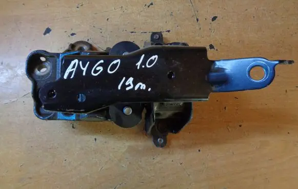 Toyota Aygo AB40 Engine mount bracket