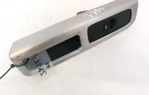 Volvo S40 Electric window control switch 8679669 ESW464
