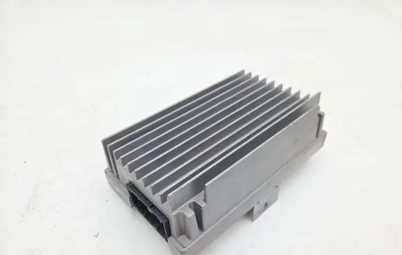 BMW X5 E70 Sound amplifier 9283508 304301 5351818D1