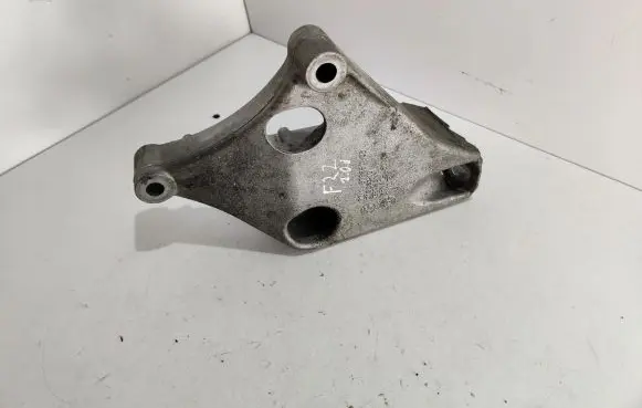 BMW 2 F22 F23 Engine mounting bracket 6788611
