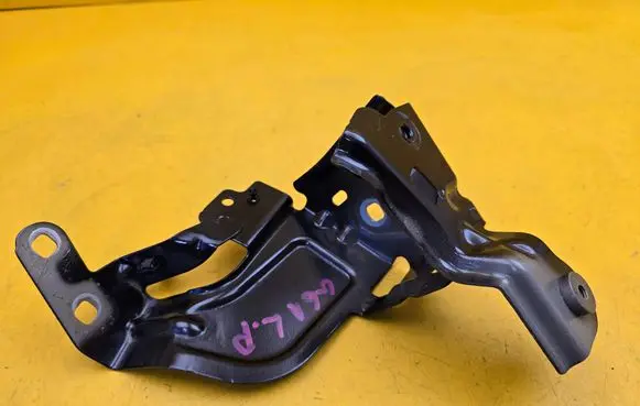 BMW 5 G60 G61 Fender mounting bracket 9621189