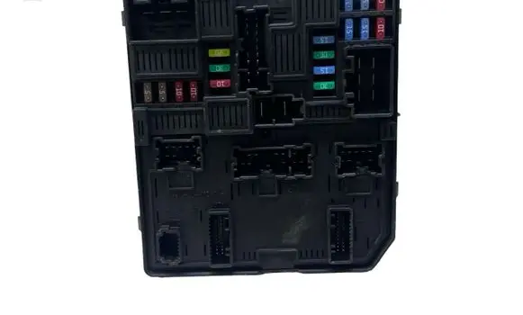 Renault Talisman Fuse module 284B66727R 1735040366 5AKA12F00