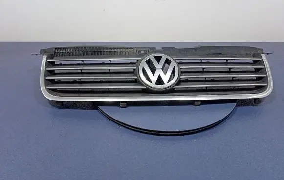 Volkswagen PASSAT B5.5 Front grill 3B0853651L
