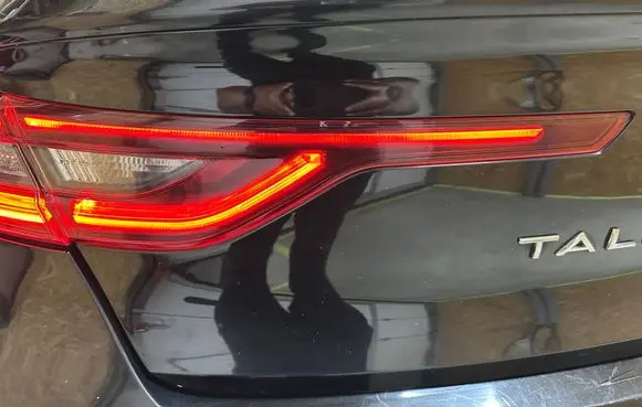 Renault Talisman Tailgate rear/tail lights