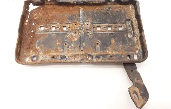 Mercedes-Benz W123 Battery tray 