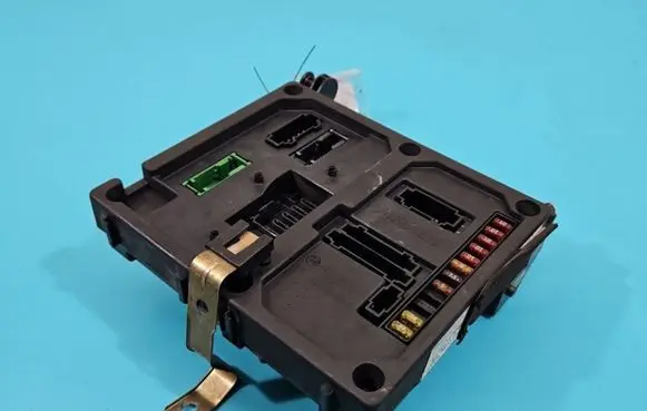 Volkswagen Sharan Central body control module 7M0962258F IMPRK1410980