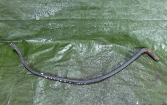 Mazda Tribute Engine coolant pipe/hose