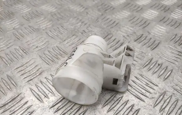 Volkswagen PASSAT B8 Window washer liquid tank fill tube 