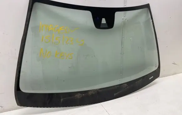 Mercedes-Benz E C207 W207 Front windscreen/windshield window A2078200411