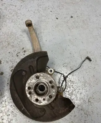 Mercedes-Benz ML W164 Front wheel hub