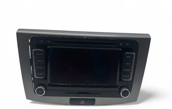 Radio/CD/DVD/GPS head unit