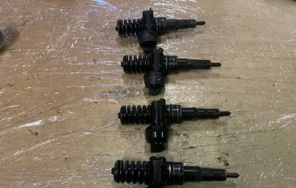 Fuel injectors set