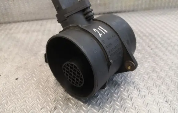 Mercedes-Benz E W211 Mass air flow meter 6460940048 A6460940048