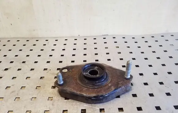 Toyota Corolla Verso AR10 Front shock absorber mounting bracket 