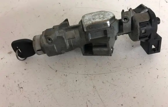 Mazda 3 I Ignition lock 3M513F880AC