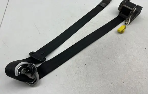 Volkswagen Caddy Front seatbelt 2K0857805B 65591 33042463