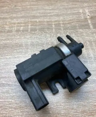 Audi A4 S4 B6 8E 8H Turbo solenoid valve 8E0906628C