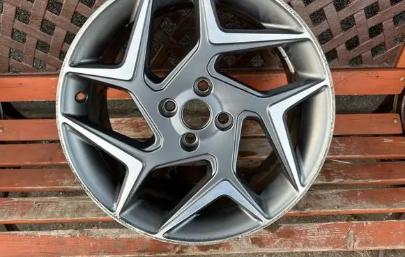 Ford Fiesta R18 alloy rim 