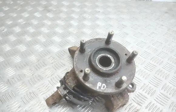 Hyundai Trajet Front wheel hub spindle knuckle