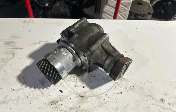 Honda CR-V Gearbox transfer box case GR08 204237 GR082042037