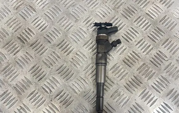 BMW 7 E65 E66 Fuel injector 0445110 7789661