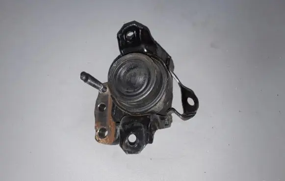 Toyota Aygo AB40 Engine mount bracket 123050Q031