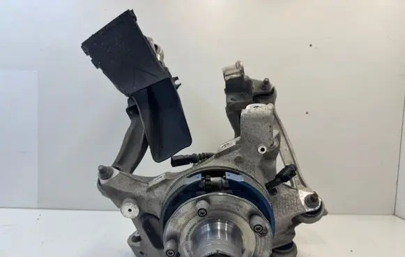 Porsche 911 991 Rear wheel hub spindle/knuckle 99133161112 99133202411
