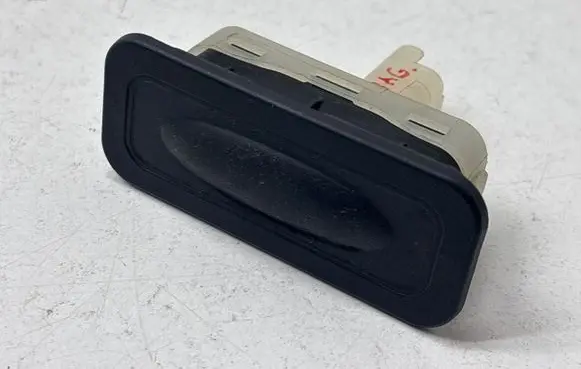 Renault Megane III Tailgate opening switch 