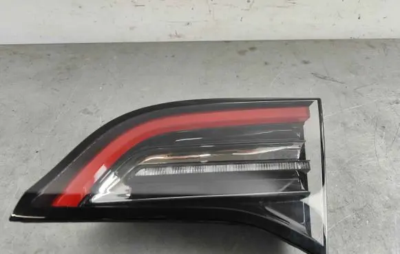 Tesla Model Y Tailgate rear/tail lights 150208900c