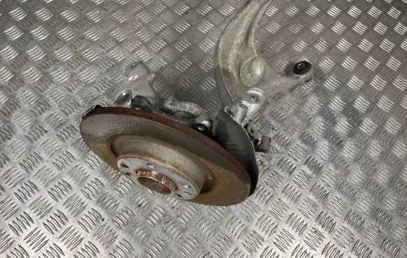 Rear wheel hub