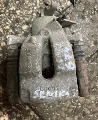 Renault Scenic I Rear brake caliper