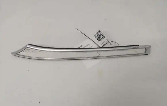 Mercedes-Benz E W123 (C) pillar trim 1236981097