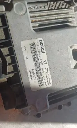 Renault Laguna II Engine control unit/module 0281014352 8200527713