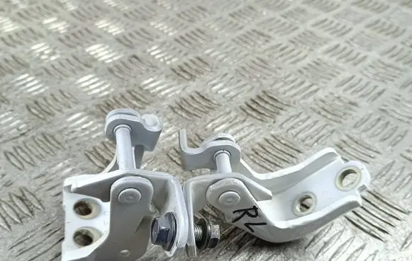 Honda CR-V Rear door hinge set 