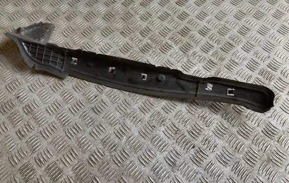 Skoda Superb B8 (3V) Fender end trim 3V0821111B
