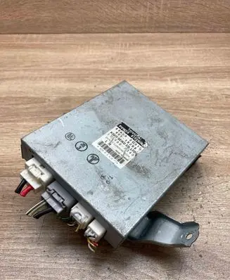 Toyota Avensis T270 Power steering control unit/module 896500D01 99118208
