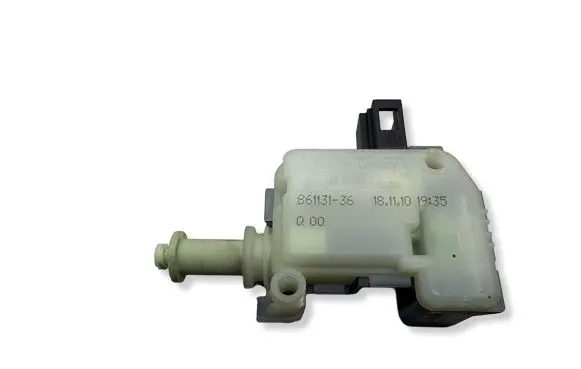 Volvo V70 Fuel tank cap lock 86113136