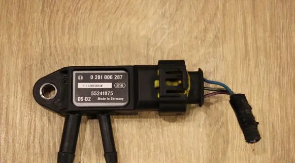 Alfa Romeo Giulietta Exhaust gas pressure sensor 55241075