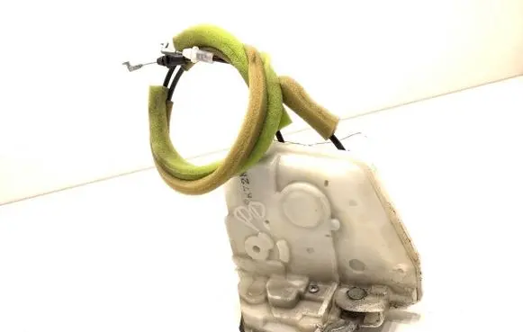 Mazda 3 II Front door lock