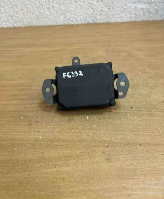 Toyota RAV 4 (XA40) Distronic sensor radar F6332 8821002020